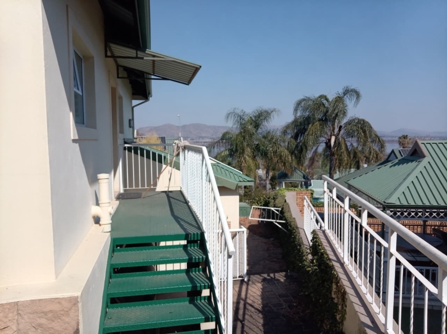 4 Bedroom Property for Sale in Caribbean Beach Club North West